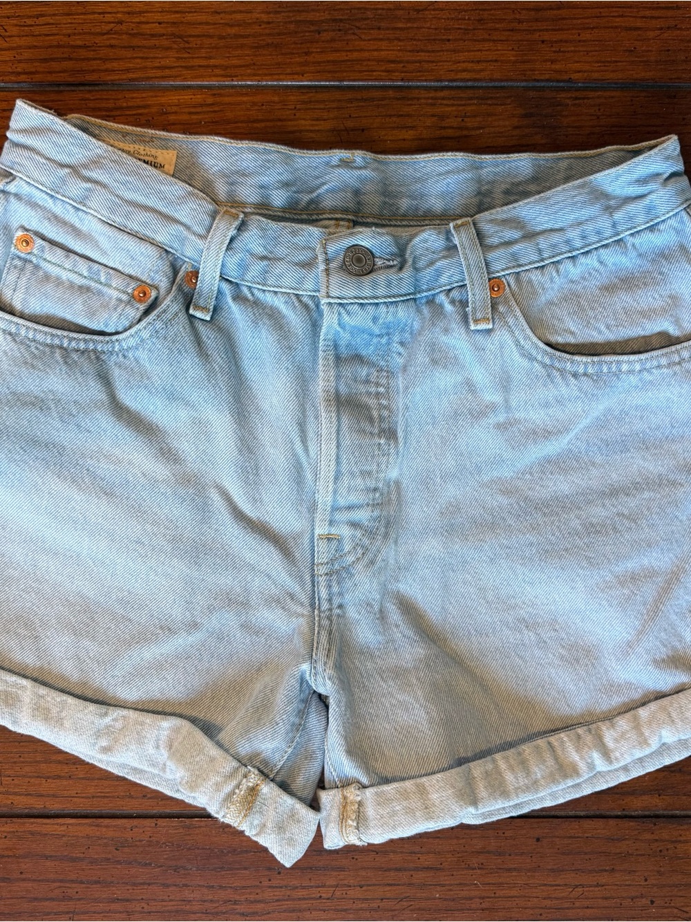 Levi’s -Mid-Rise Light Blue Denim Women's Shorts - Classic Cut